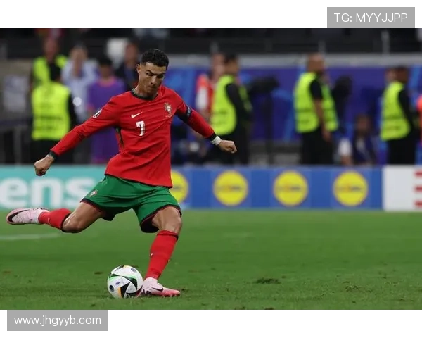 C罗世界大赛进球纪录持续提升，国家队大赛表现稳健